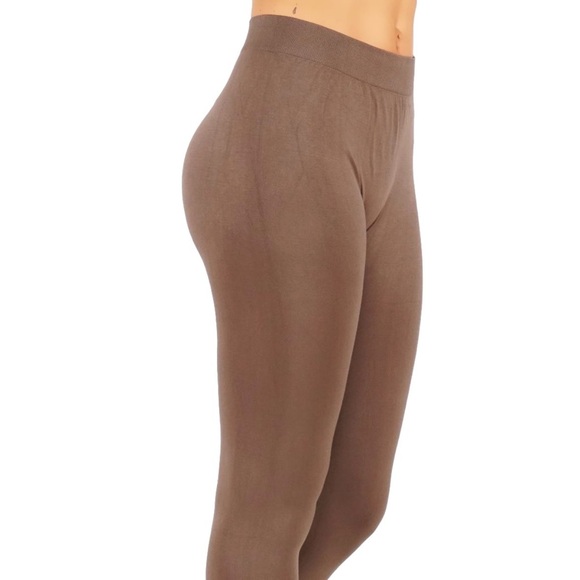 ✂️ SPRING SWEEP SALE Yelete Taupe Lightweight Capri Leggings One Size - Picture 2 of 10